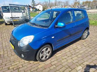 Coche accidentado Kia Picanto 1.0 i + apk 2010/6