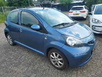 Toyota Aygo 5 deurs picture 1