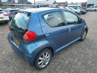 Toyota Aygo 5 deurs picture 4