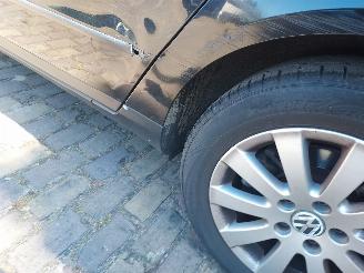Volkswagen Passat 1.6 FSI Trendline Sedan 6 bak picture 12