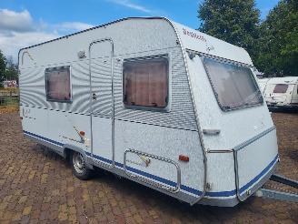 Schade caravan Dethleffs  Stapelbed Family 490 + Voortent 1998/10
