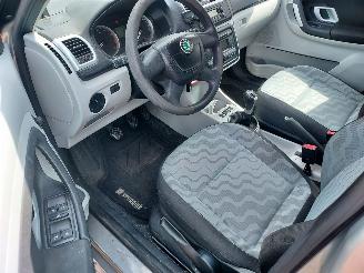 Skoda Fabia 1.6i 16V Tour Combi Nieuwe apk picture 6