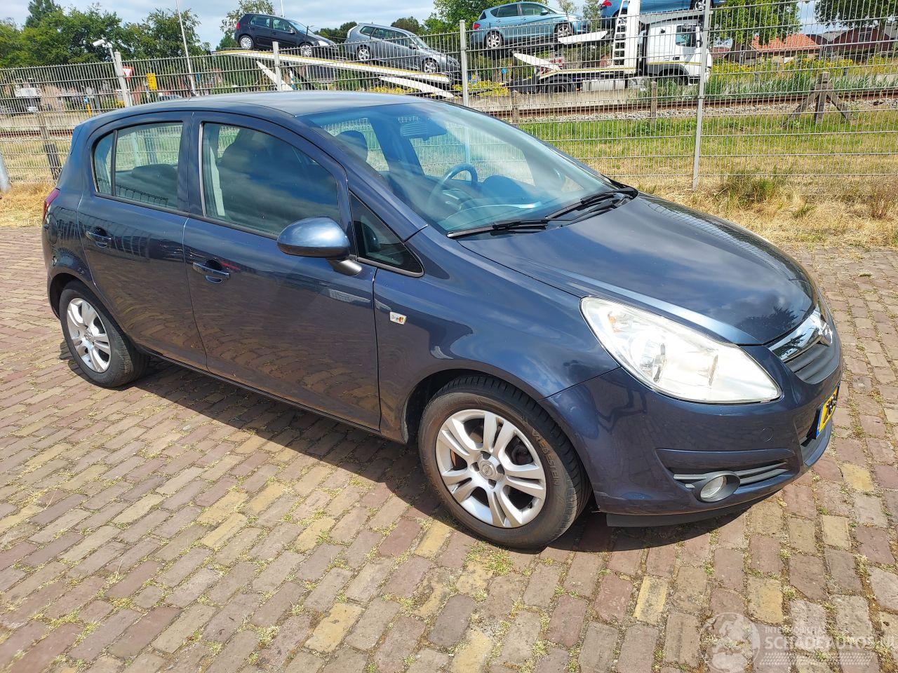 Opel Corsa 1.4i 5 deurs + apk