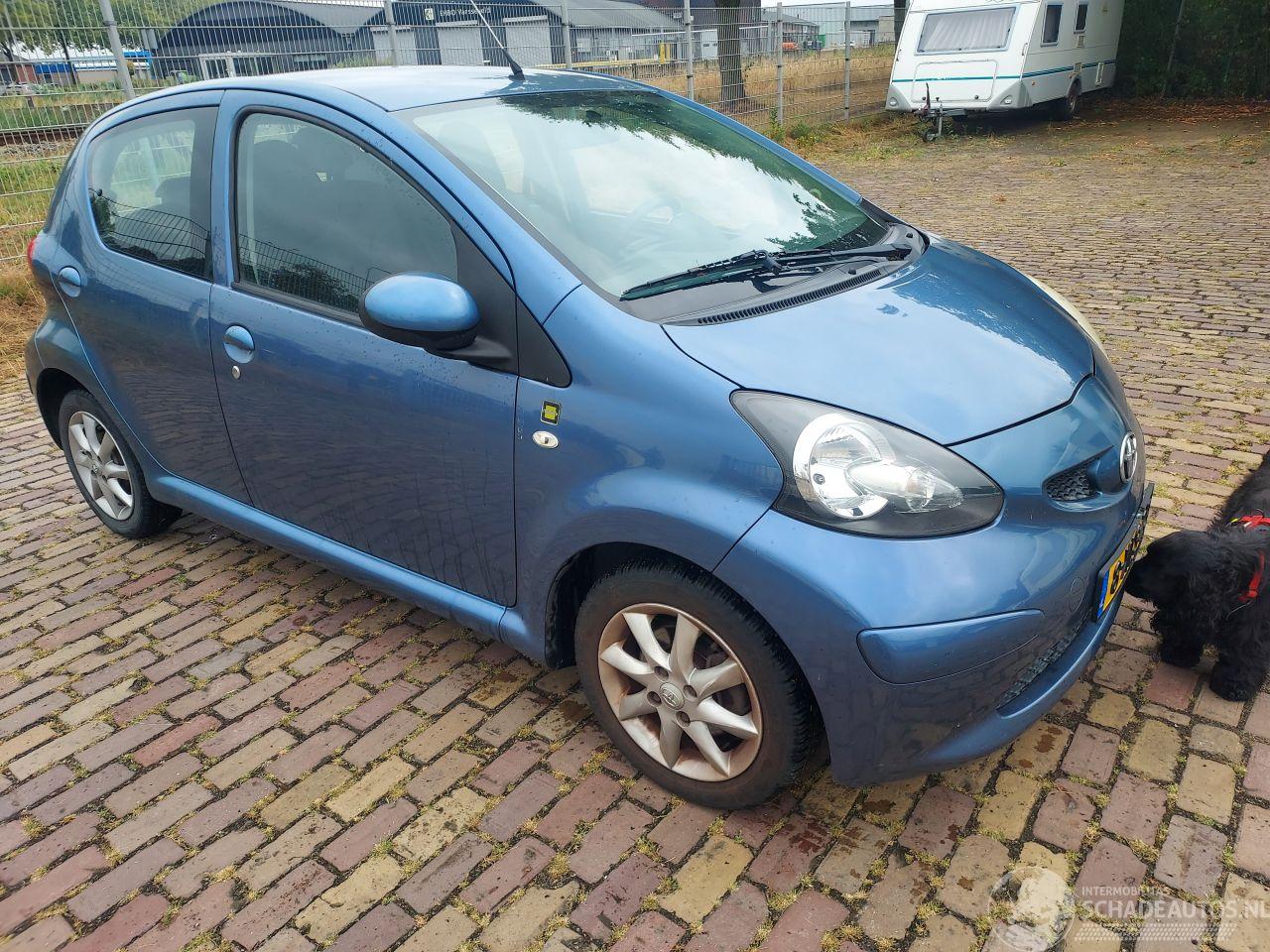 Toyota Aygo 5 deurs  850 euro minimum prijs