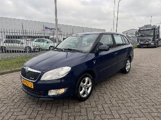 skadebil auto Skoda Fabia 1.2 TDI 55Kw Airco - Navi 2011/9