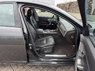 Jaguar XF 3.0 D V6 Luxury picture 18