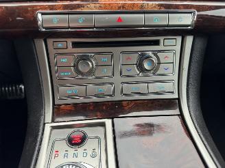 Jaguar XF 3.0 D V6 Luxury picture 20