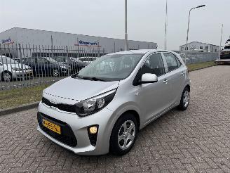 krockskadad bil auto Kia Picanto 1.0  AUTOMAAT  26.000KM!! 2022/9