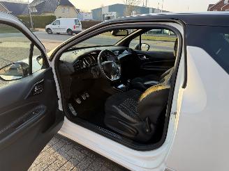 Citroën DS3 1.6 e-HDI So Chic NAVI picture 12