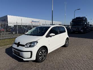 Schadeauto Volkswagen Up! 1.0 48kw Clima 2021/3