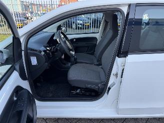 Volkswagen Up! 1.0 44kw AIRCO picture 10