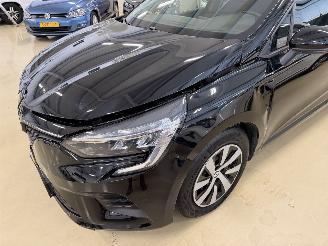 Renault Clio 1.6 E-Tech Hybrid 145 Equilibre picture 8