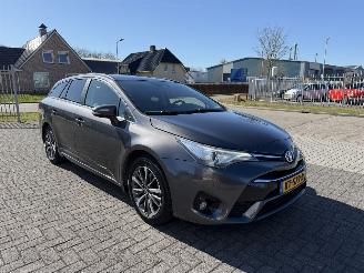Auto incidentate Toyota Avensis 1.8 VVT-i   AUTOMAAT 2016/12