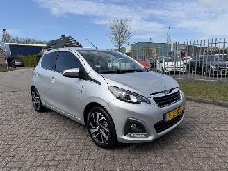 Vaurioauto  passenger cars Peugeot 108 1.0  53kw Allure  AIRCO 2019/8