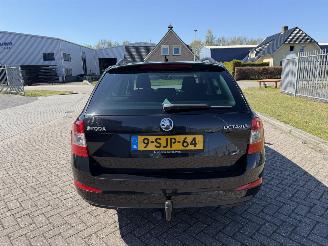 Skoda Octavia 1.6 TDI 77Kw Clima - NAVI picture 7