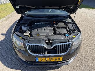 Skoda Octavia 1.6 TDI 77Kw Clima - NAVI picture 12