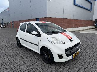 krockskadad bil auto Peugeot 107 1.0 12V Sublime AIRCO 2010/3