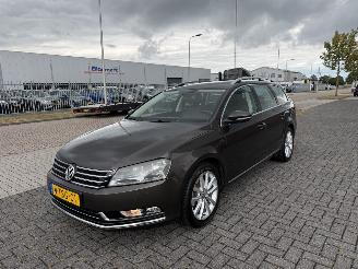 Vaurioauto  passenger cars Volkswagen Passat 1.6 TDI 77kw Highline Navi Clima 2014/4