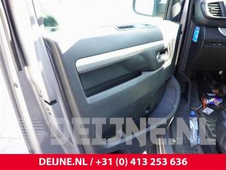 Peugeot Expert Expert (V1/VA/VB/VE/VF/VT/VY), Van, 2016 2.0 Blue HDi 180 16V picture 18