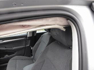 Volkswagen Golf Life picture 10