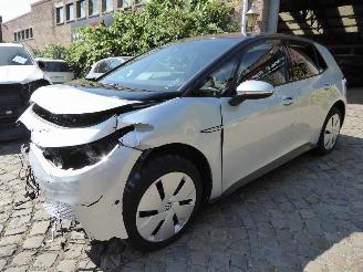 krockskadad bil auto Volkswagen ID.3 Pro Performance 2023/7