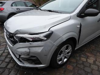 Dacia Sandero Essential picture 2