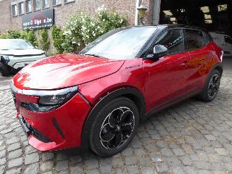 Unfallwagen Alfa Romeo Junior Ibrida 1.2 VGT 48V-Hybrid 100 kW Speciale 2025/2