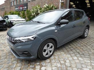 Vaurioauto  passenger cars Dacia Sandero  2025/5