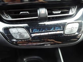Toyota CH-R Hybrid Business plus picture 19