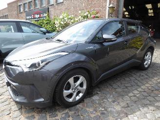 Damaged car Toyota CH-R Hybrid Business plus 2018/4
