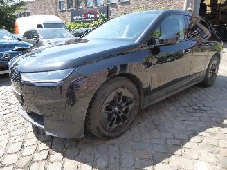 krockskadad bil auto BMW iX 40 xDrive 2023/12