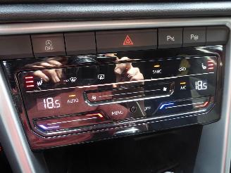 Volkswagen T-Roc Life picture 16