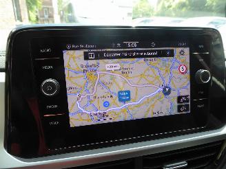 Volkswagen T-Roc Life picture 18