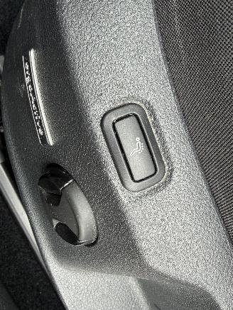 Volkswagen Golf 1.6 TDI Navi Camera Clima EURO-6 picture 12