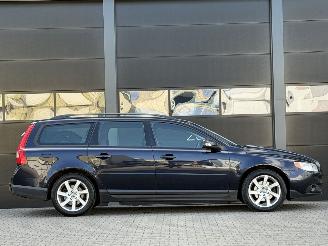 Volvo V-70 2.4 D5 Leer Navi Clima PDC picture 3