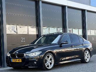 Voiture accidenté BMW 3-serie 330d M-Pakket Head-Up Dak Leer 2013/6