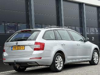 Skoda Octavia 1.6 TDI Navi Clima AUTOMAAT picture 4