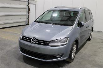 Vaurioauto  passenger cars Volkswagen Sharan  2011/2