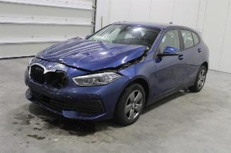 uszkodzony samochody osobowe BMW 1-serie 116 2023/3