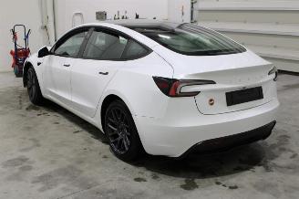 Tesla Model 3  picture 4