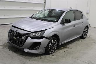 Damaged car Peugeot 208  2024/2