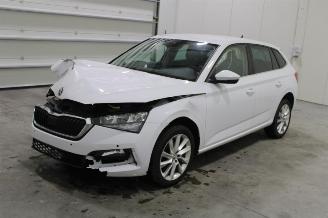krockskadad bil auto Skoda Scala  2020/12