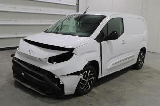 Schadeauto Toyota ProAce CITY 2024/11
