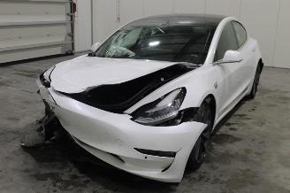 Coche accidentado Tesla Model 3  2020/3