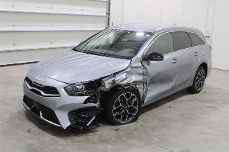 Vaurioauto  passenger cars Kia Cee d cee'd 2024/4