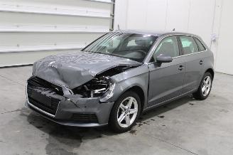 uszkodzony samochody osobowe Audi A3  2019/11