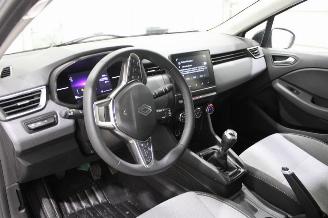 Renault Clio  picture 9