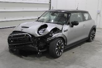Damaged car Mini Cooper SE 2023/2