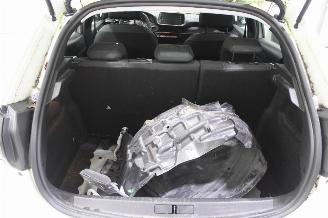 Peugeot 208  picture 20