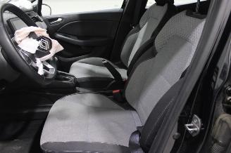 Renault Clio  picture 11